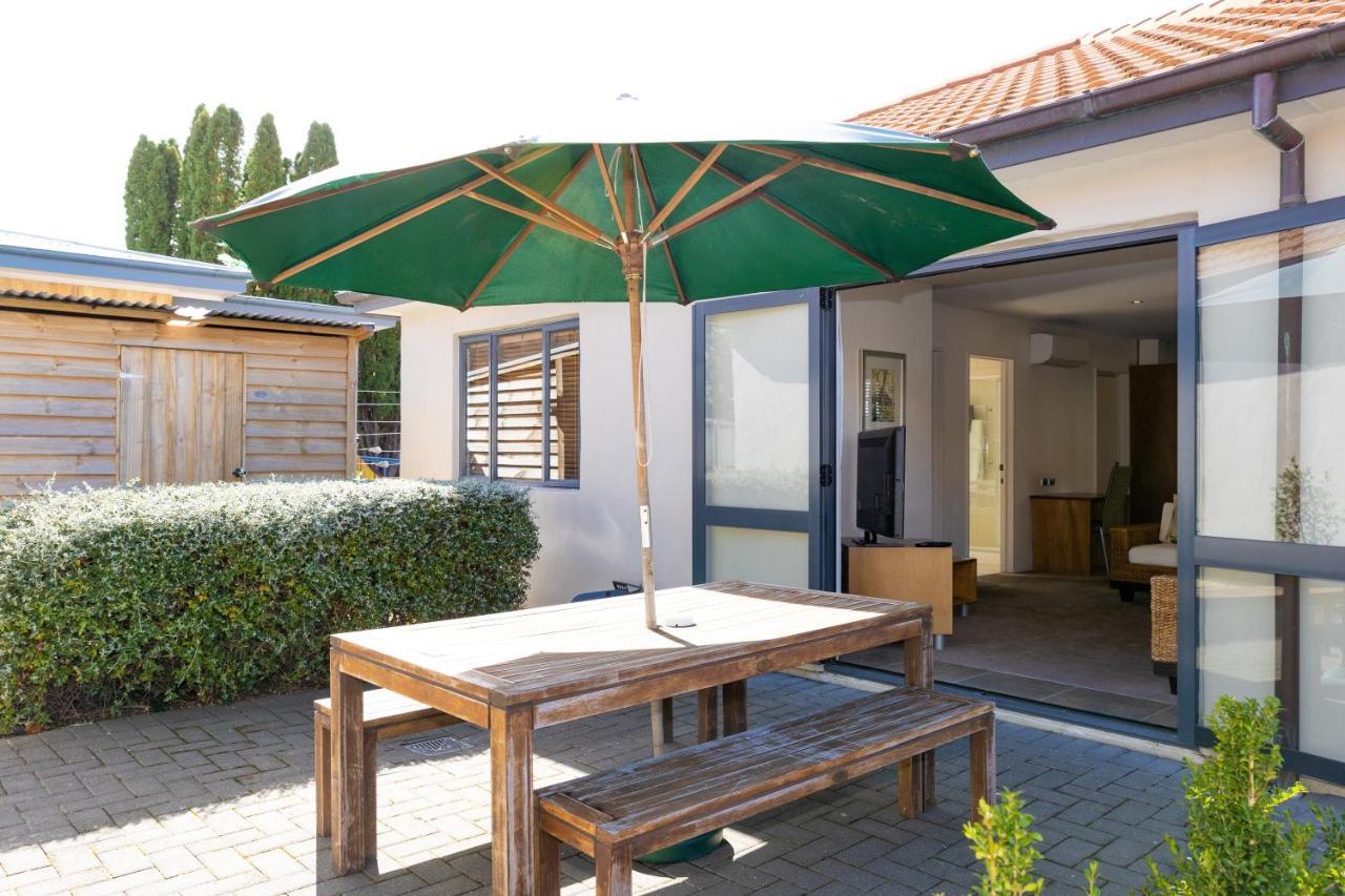 Harvest Lodge Motel Havelock North Exterior foto